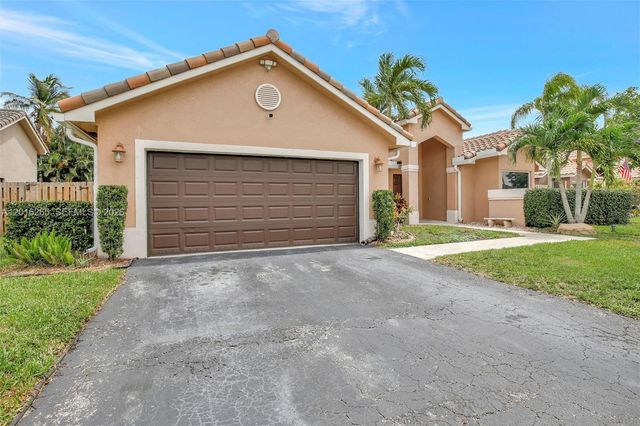 12486 SW 9th Pl, Davie, FL 33325