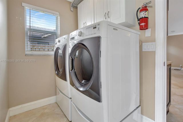 12486 SW 9th Pl, Davie, FL 33325