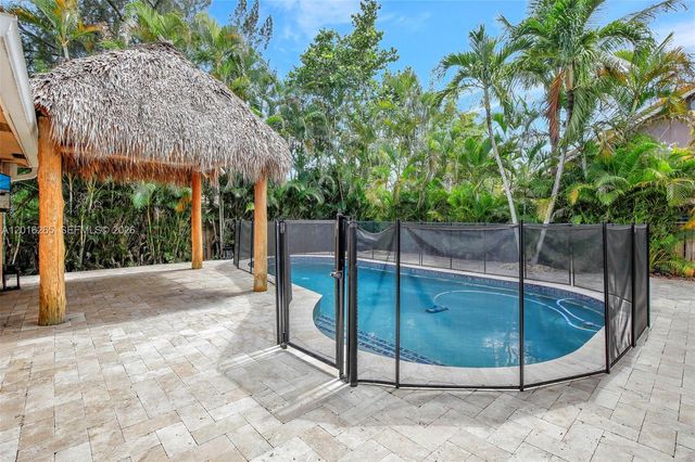 12486 SW 9th Pl, Davie, FL 33325
