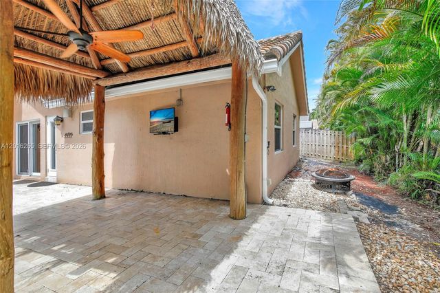 12486 SW 9th Pl, Davie, FL 33325
