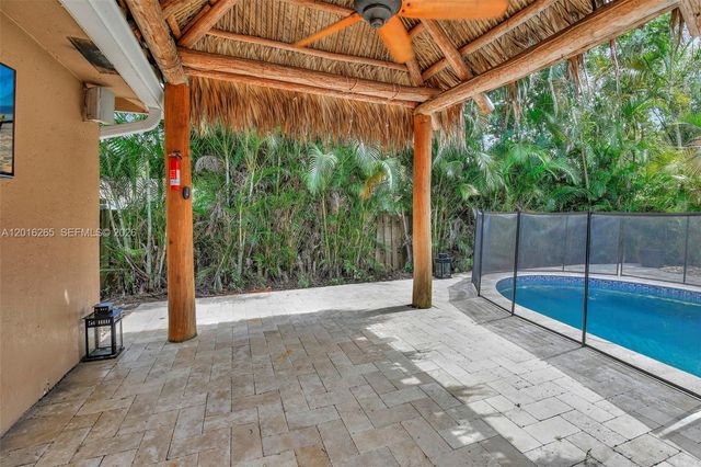 12486 SW 9th Pl, Davie, FL 33325