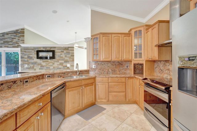 12486 SW 9th Pl, Davie, FL 33325