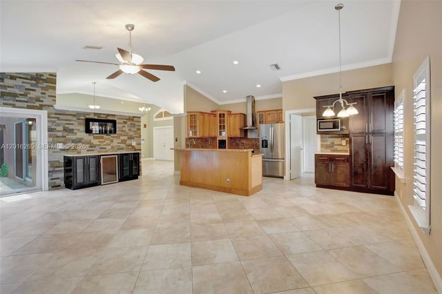 12486 SW 9th Pl, Davie, FL 33325