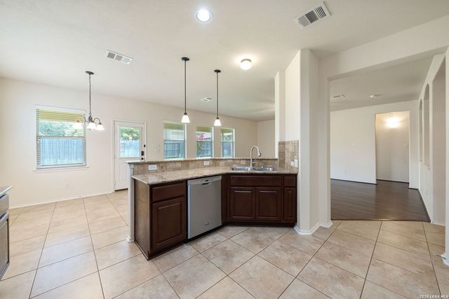 2118 Pecan, New Braunfels, TX 78130