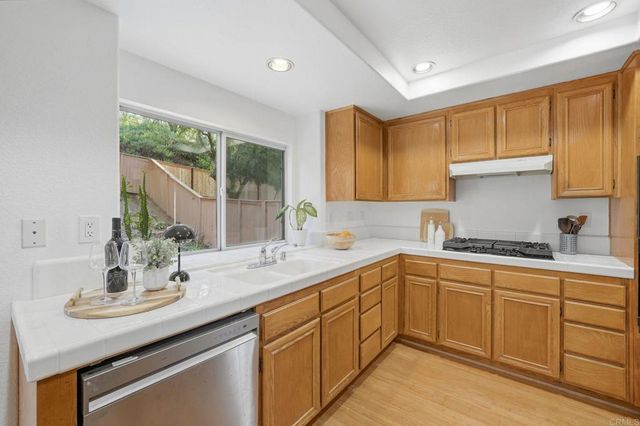 1843 Centennial Way, Escondido, CA 92026