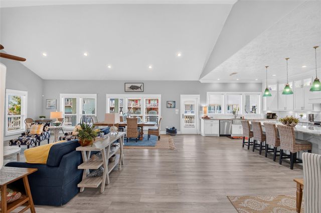 866 Kahla Drive, Crystal Beach, TX 77650
