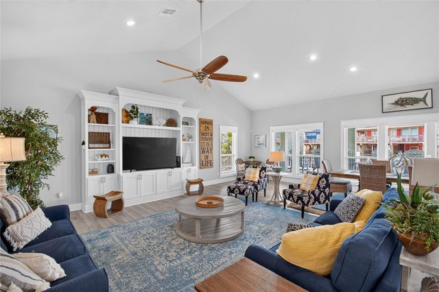 866 Kahla Drive, Crystal Beach, TX 77650