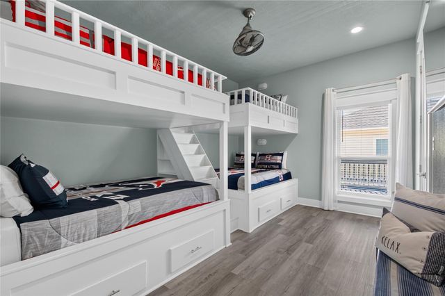 866 Kahla Drive, Crystal Beach, TX 77650