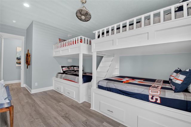 866 Kahla Drive, Crystal Beach, TX 77650
