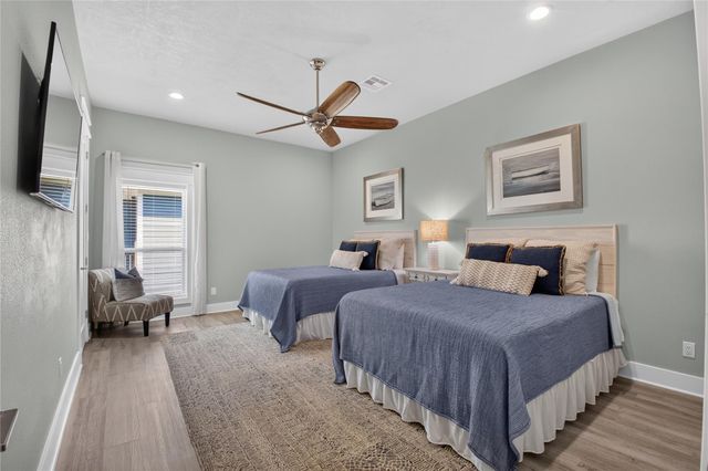 866 Kahla Drive, Crystal Beach, TX 77650