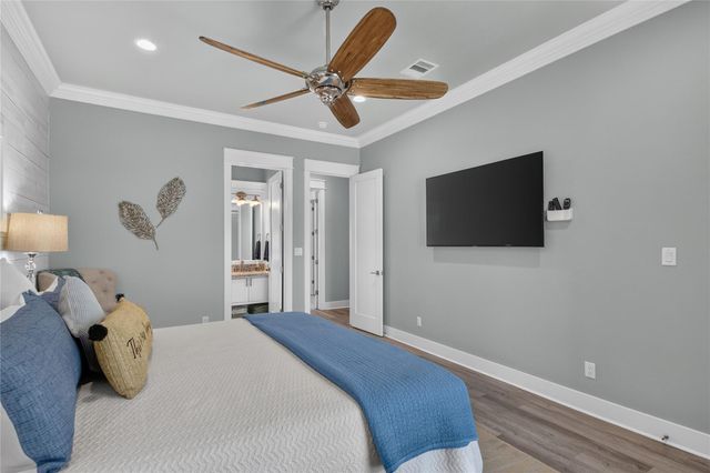 866 Kahla Drive, Crystal Beach, TX 77650