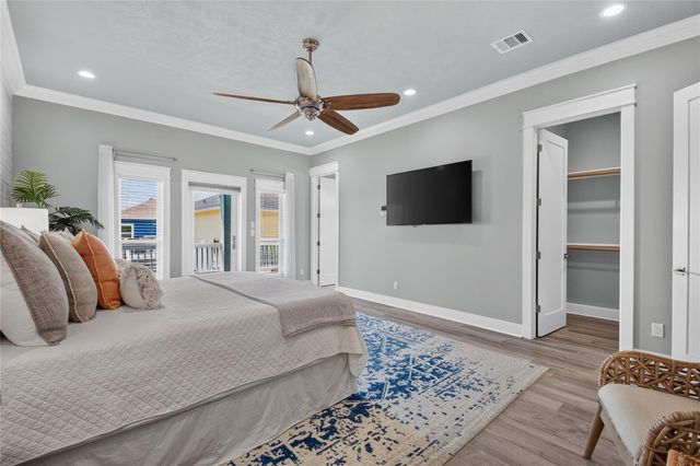 866 Kahla Drive, Crystal Beach, TX 77650