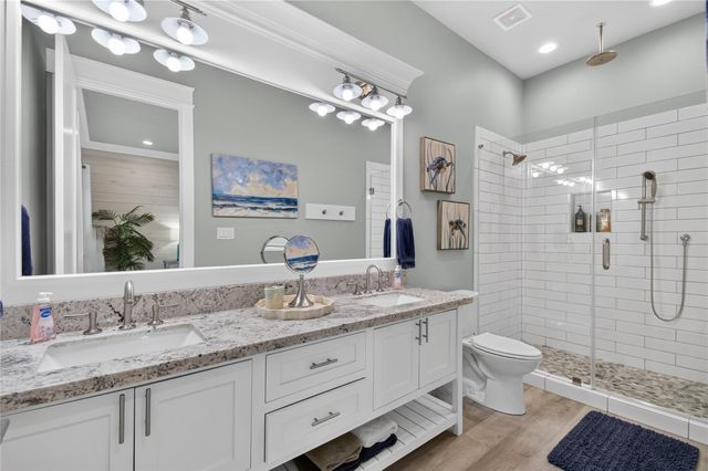 866 Kahla Drive, Crystal Beach, TX 77650