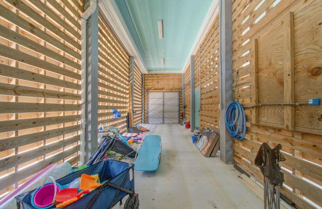 866 Kahla Drive, Crystal Beach, TX 77650