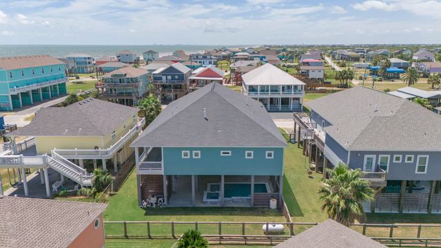 866 Kahla Drive, Crystal Beach, TX 77650