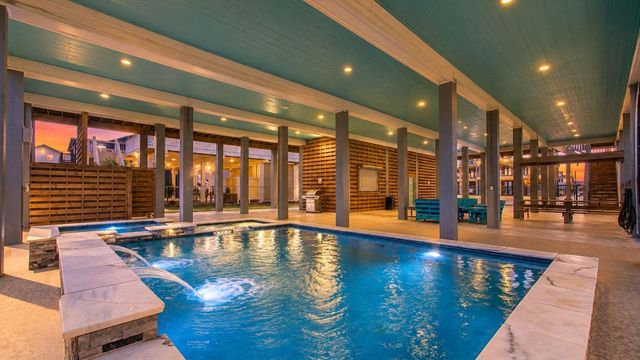866 Kahla Drive, Crystal Beach, TX 77650