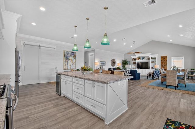 866 Kahla Drive, Crystal Beach, TX 77650