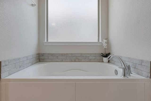 907 E 89th St, Odessa, TX 79765