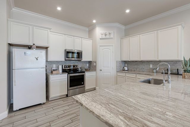 907 E 89th St, Odessa, TX 79765