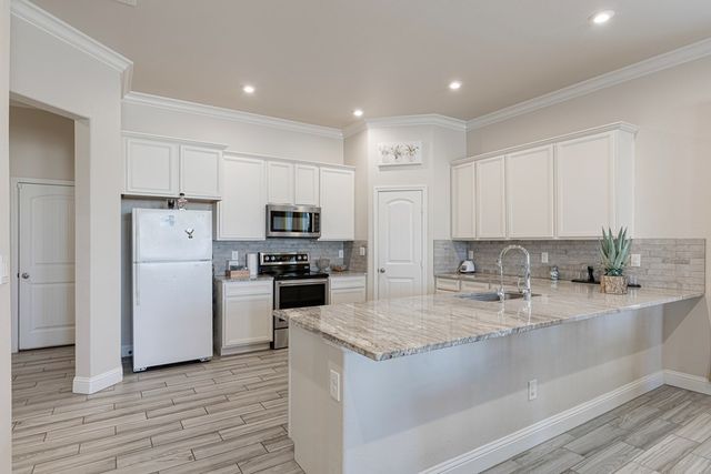 907 E 89th St, Odessa, TX 79765