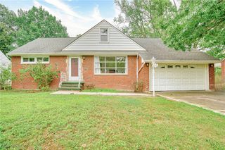 1823 Sunset Drive, Richmond Heights, OH 44143