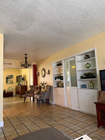 1115 Lake Geneva Dr, Lake Worth, FL 33461
