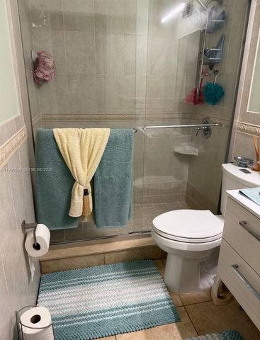 1115 Lake Geneva Dr, Lake Worth, FL 33461