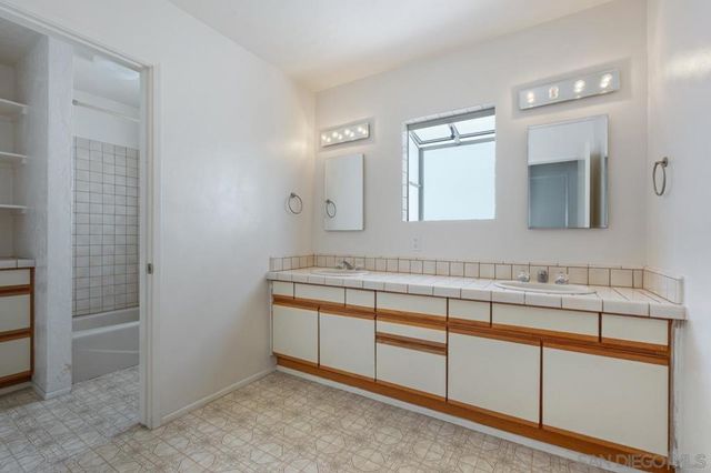 1250 Myrtle Ave, San Diego, CA 92103