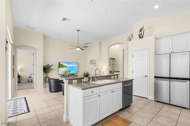 3811 Lakeview Isle CT, Fort Myers, FL 33905