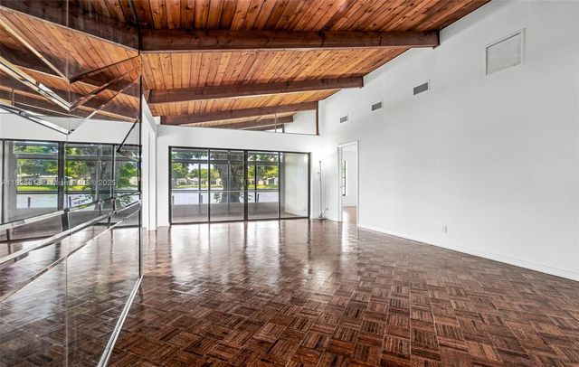 616 Briarwood Cir 1-44, Hollywood, FL 33024