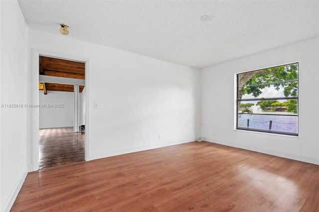 616 Briarwood Cir 1-44, Hollywood, FL 33024