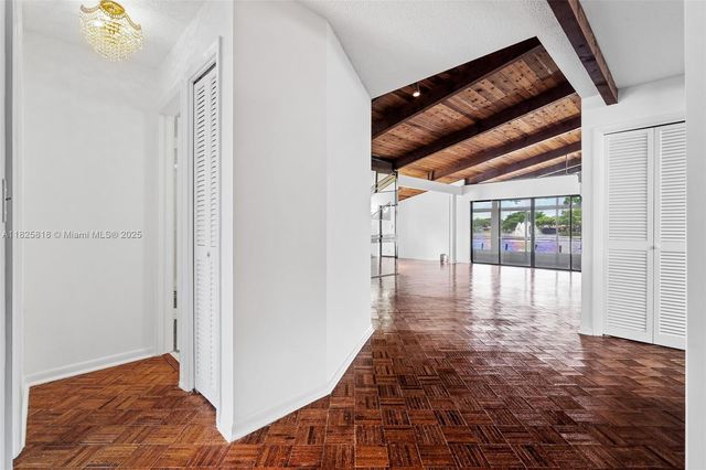 616 Briarwood Cir 1-44, Hollywood, FL 33024