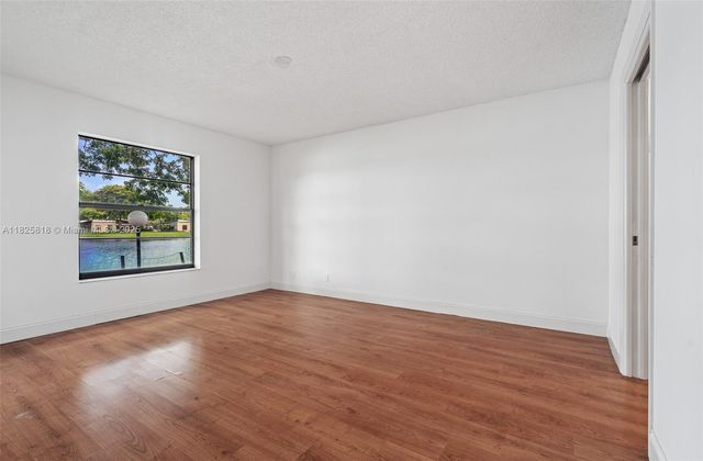 616 Briarwood Cir 1-44, Hollywood, FL 33024