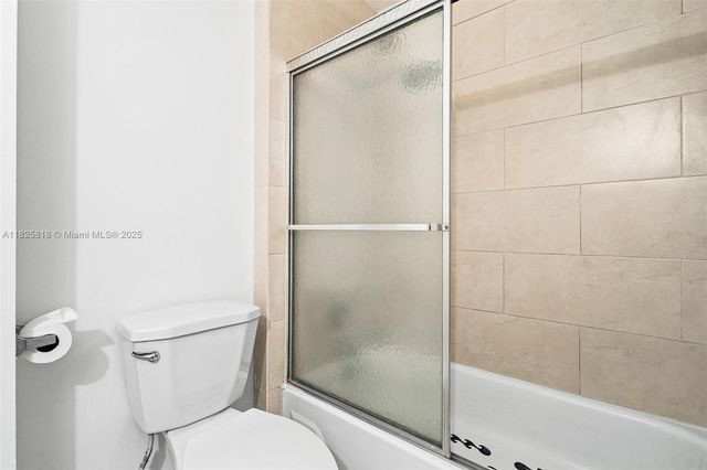 616 Briarwood Cir 1-44, Hollywood, FL 33024