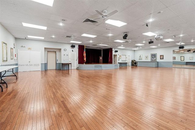 616 Briarwood Cir 1-44, Hollywood, FL 33024