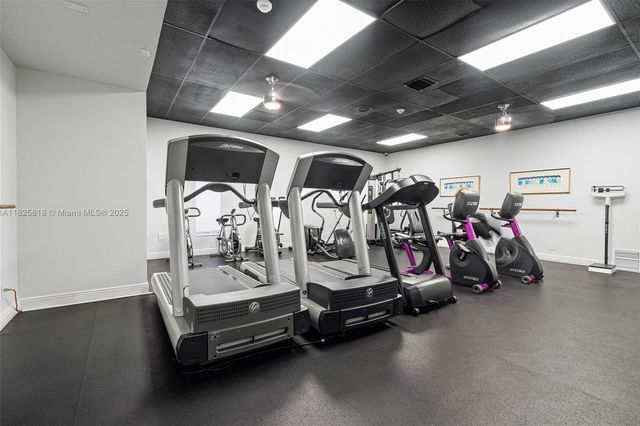 616 Briarwood Cir 1-44, Hollywood, FL 33024