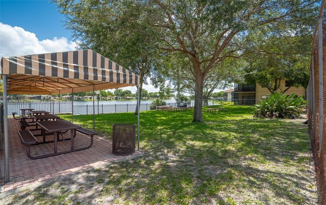 616 Briarwood Cir 1-44, Hollywood, FL 33024