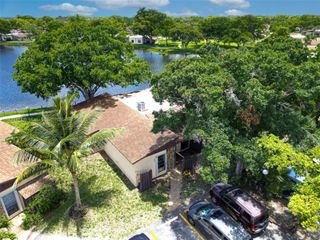 616 Briarwood Cir 1-44, Hollywood, FL 33024