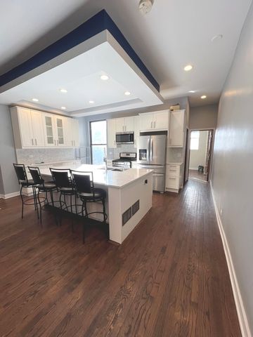 713 E Bowen Avenue, Chicago, IL 60653