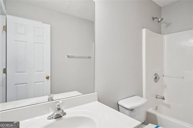 5472 Skylar Creek Lane NE, Buford, GA 30518