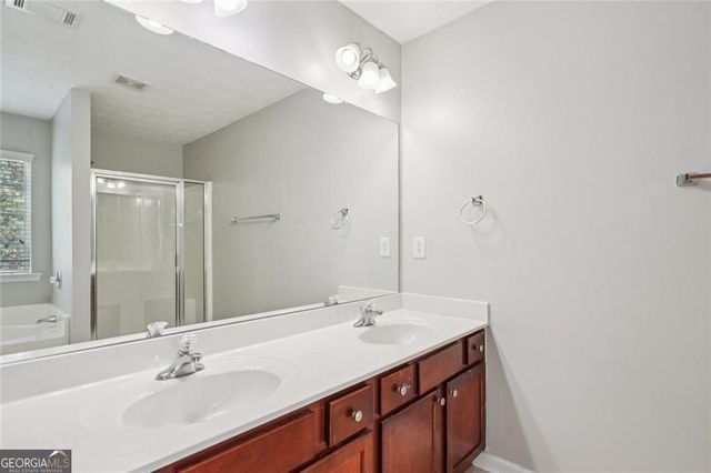 5472 Skylar Creek Lane NE, Buford, GA 30518