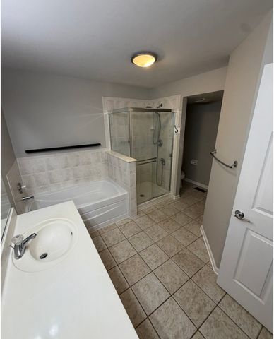 2204 SCOTT Lane 2204, Aurora, IL 60502