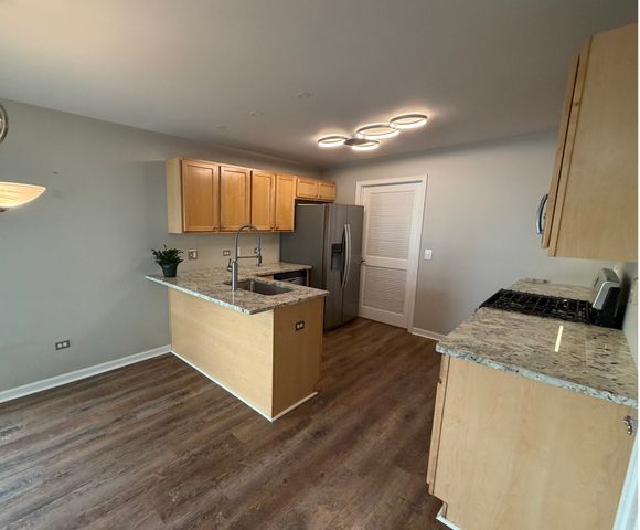 2204 SCOTT Lane 2204, Aurora, IL 60502