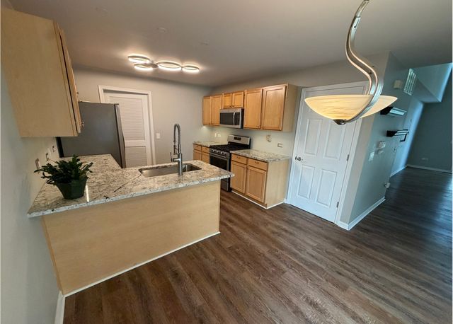 2204 SCOTT Lane 2204, Aurora, IL 60502