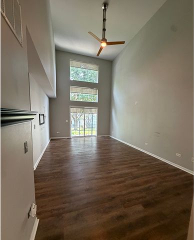 2204 SCOTT Lane 2204, Aurora, IL 60502