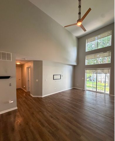 2204 SCOTT Lane 2204, Aurora, IL 60502