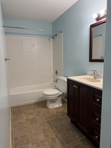 11 Village Way 12, Natick, MA 01760