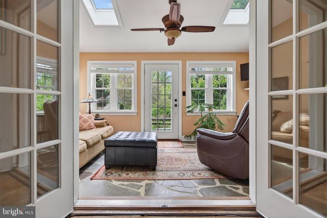 368 CONCORD RD, Glen Mills, PA 19342