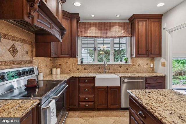 368 CONCORD RD, Glen Mills, PA 19342