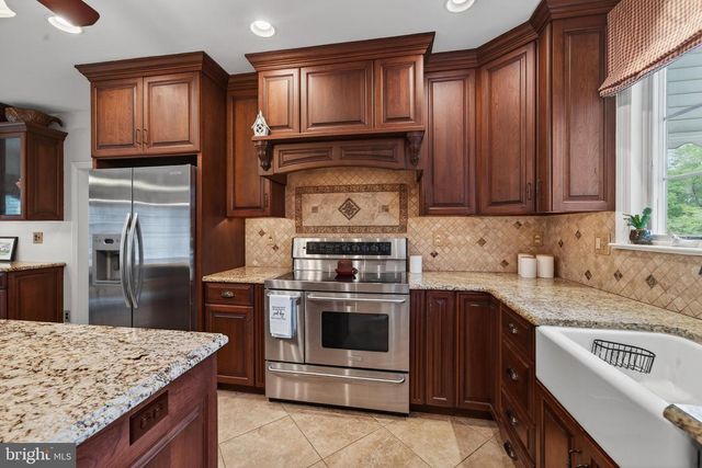 368 CONCORD RD, Glen Mills, PA 19342